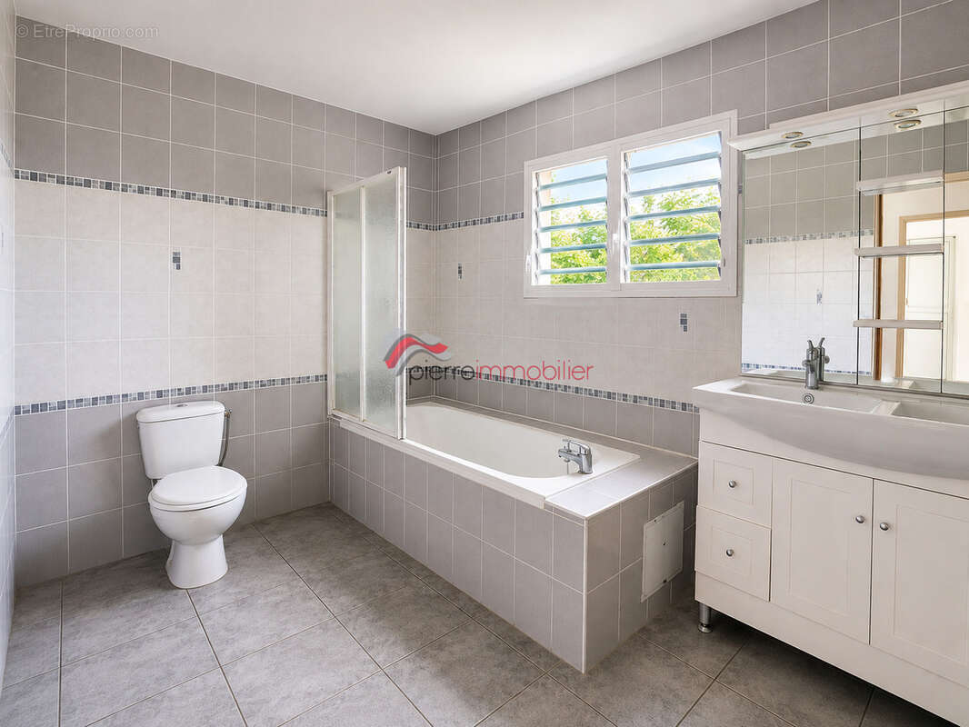 Maison familiale t4/5 - a vendre en exclusivité - ravine des cabris - photo 6