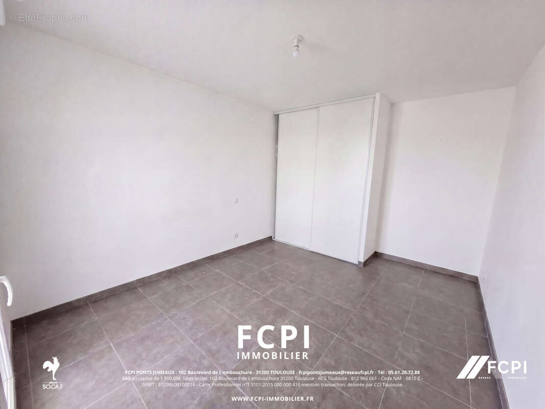 Appartement à BEAUZELLE