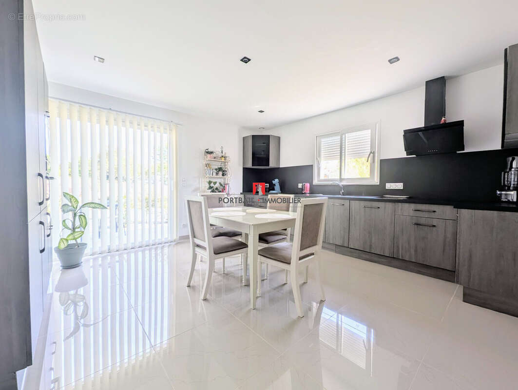 Maison à SAINT-CIERS-SUR-GIRONDE