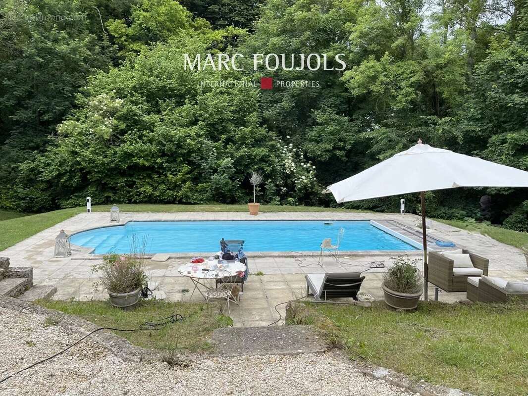 Maison à DAMPIERRE-EN-YVELINES