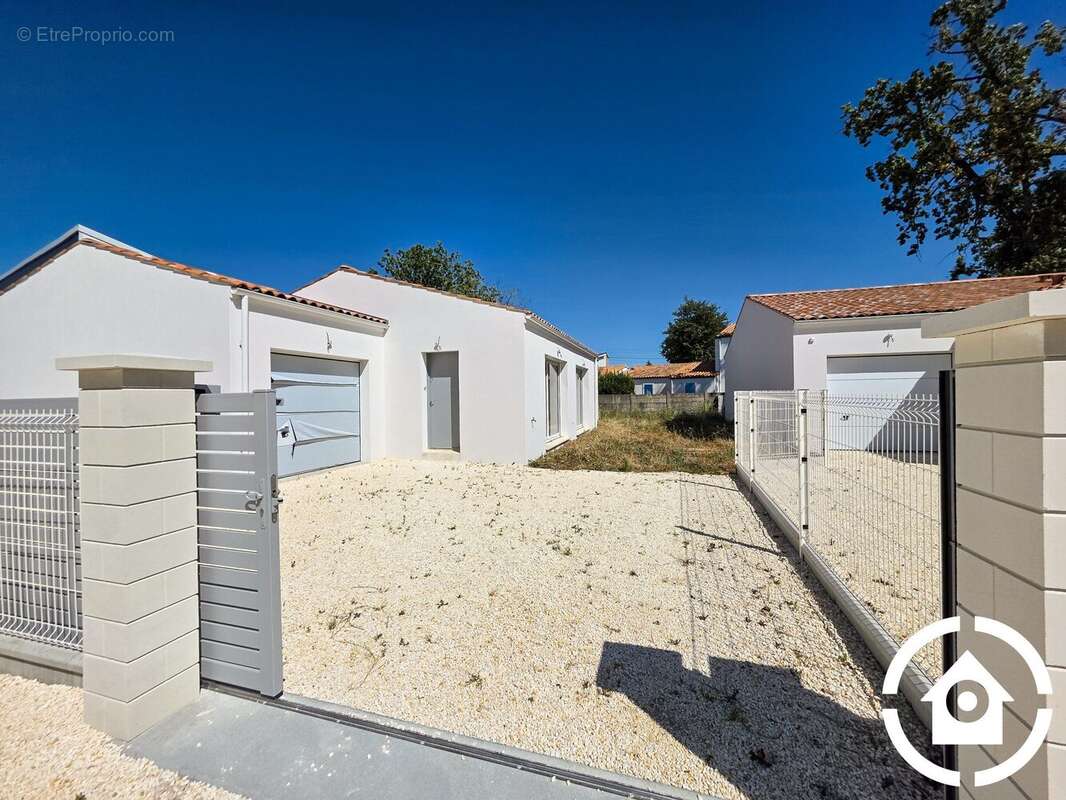 Maison 113 m² à Breuillet  - photo 3