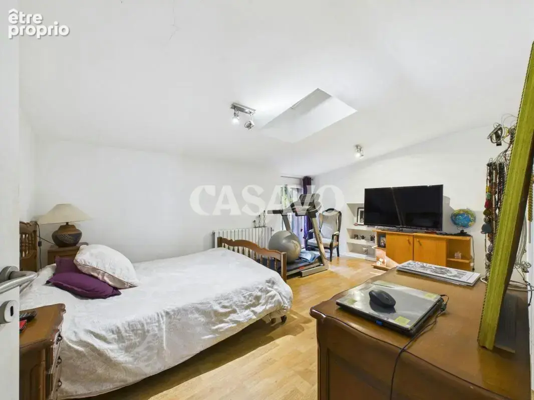 Vente Maison 5 pièces de 203m² - 33670 Le Pout - photo 11