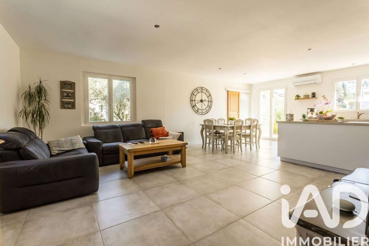 Photo 3 - Maison à ROCHEFORT-DU-GARD