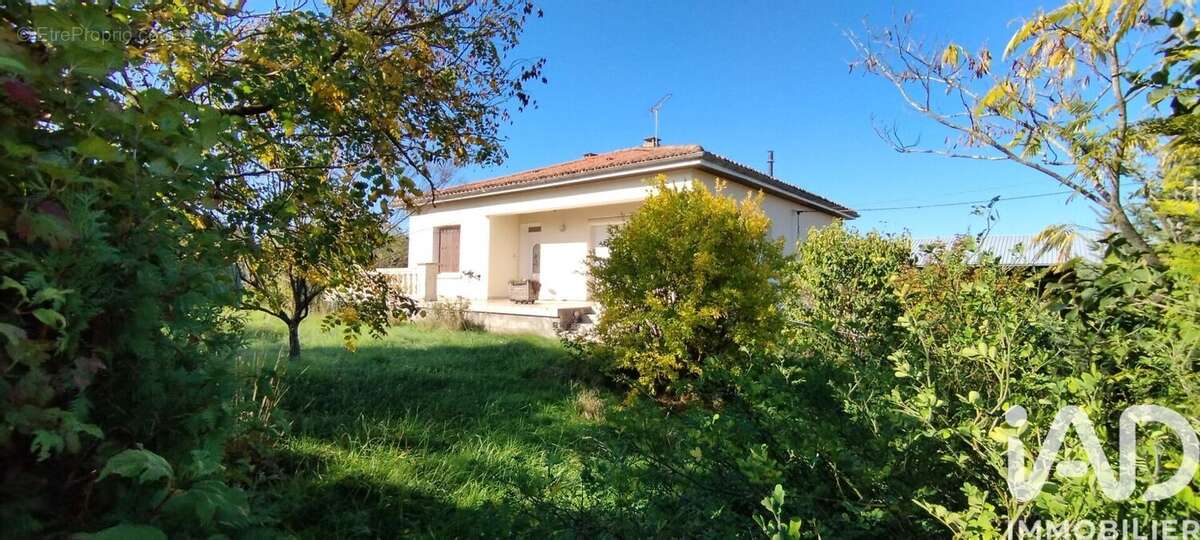 Photo 2 - Maison à SAINT-MANDE-SUR-BREDOIRE