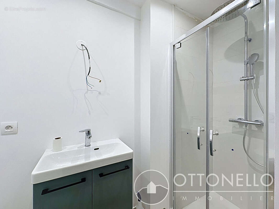 Appartement à ROQUEBRUNE-SUR-ARGENS