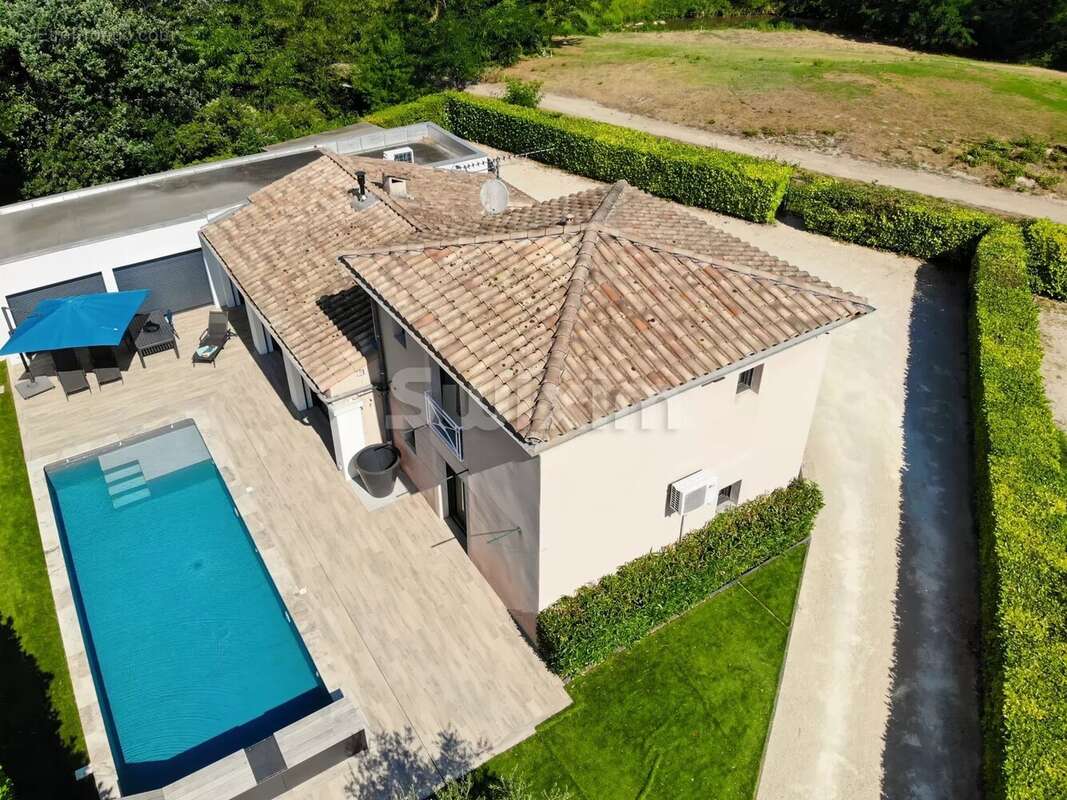 Maison à MONTBOUCHER-SUR-JABRON