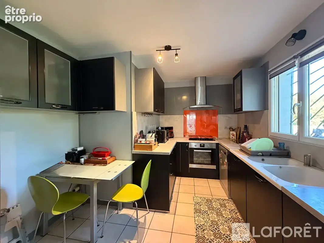Maison de plain-pied avec garage et jardin clos - photo 8