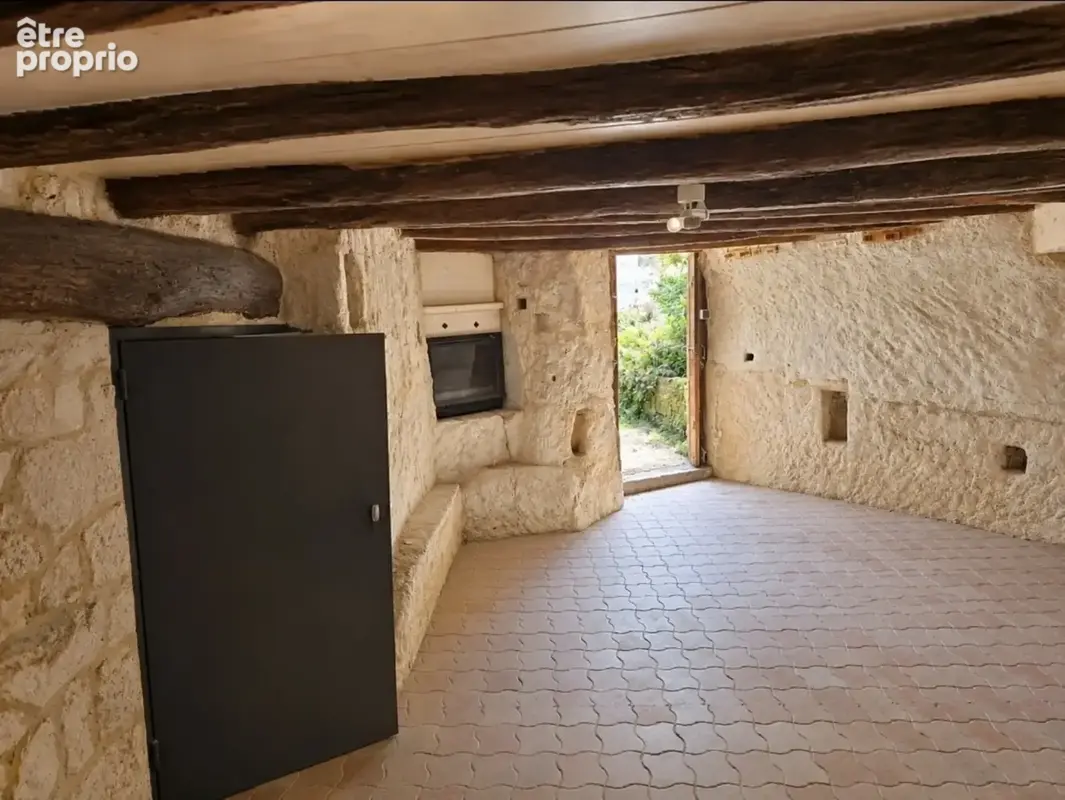Maison à vendre 4 pièces proche THOUARS (79) MAISON à rénover partie troglodyte, cour, dépendance, terrain - photo 4
