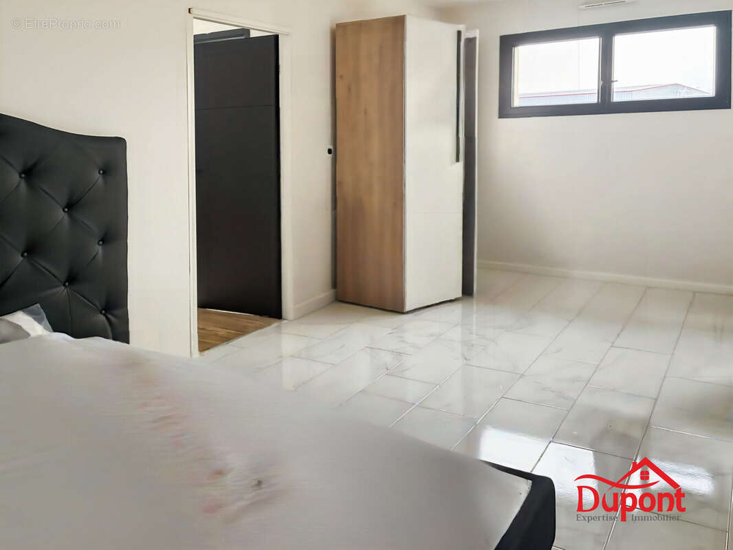 Maison à LA RIVIERE-DE-CORPS