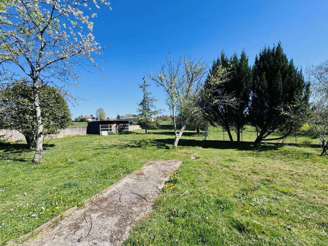 Maison à SAINT-JUST-LE-MARTEL