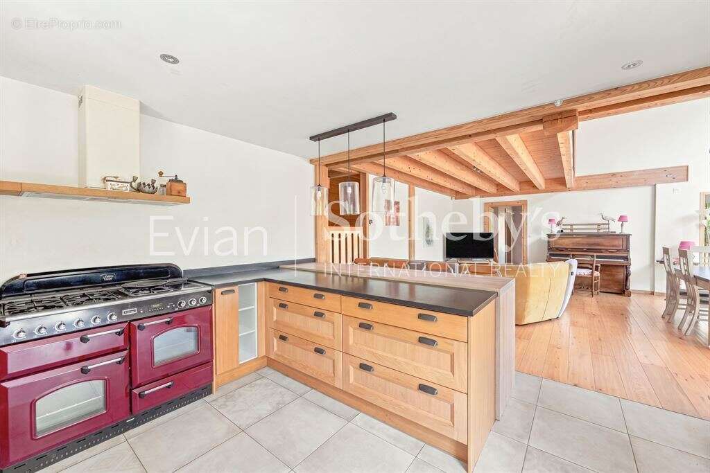Neuvecelle, Maison contemporaine en ossature bois de 228 m² habitables. - photo 8