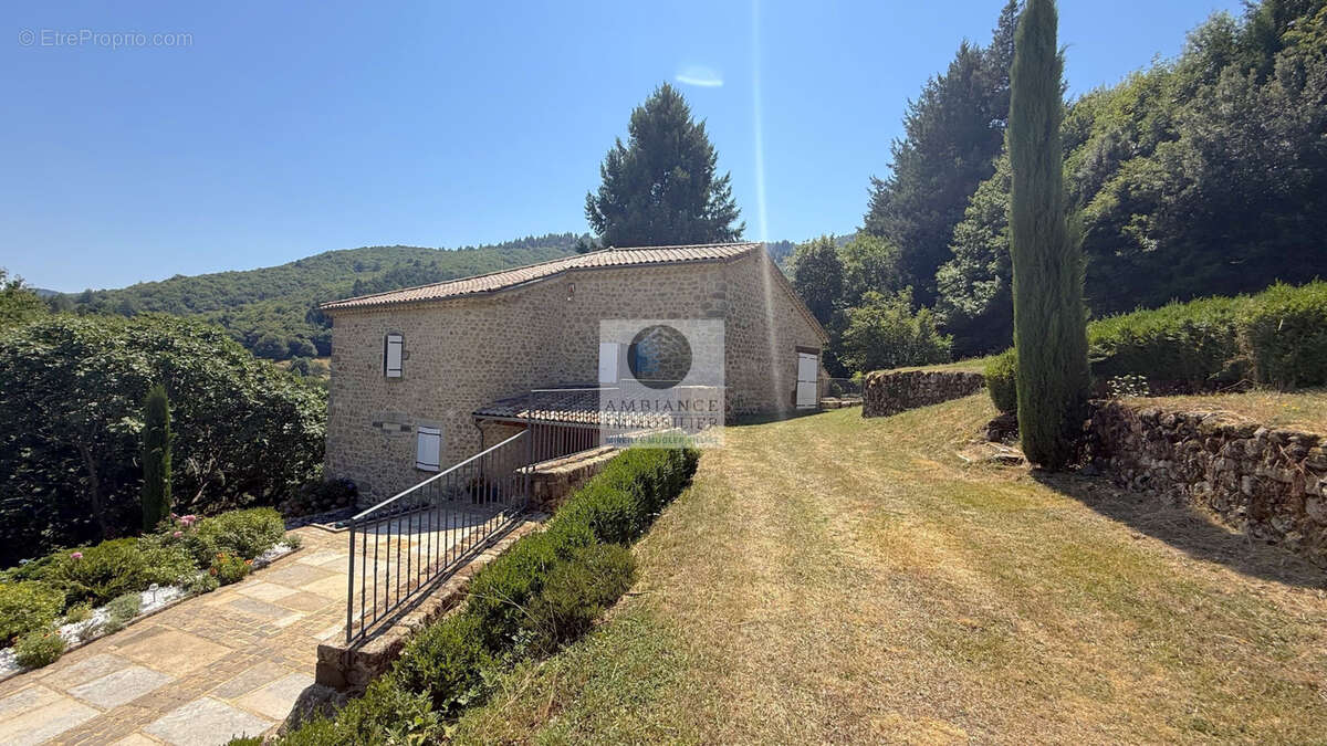 Maison à JAUJAC