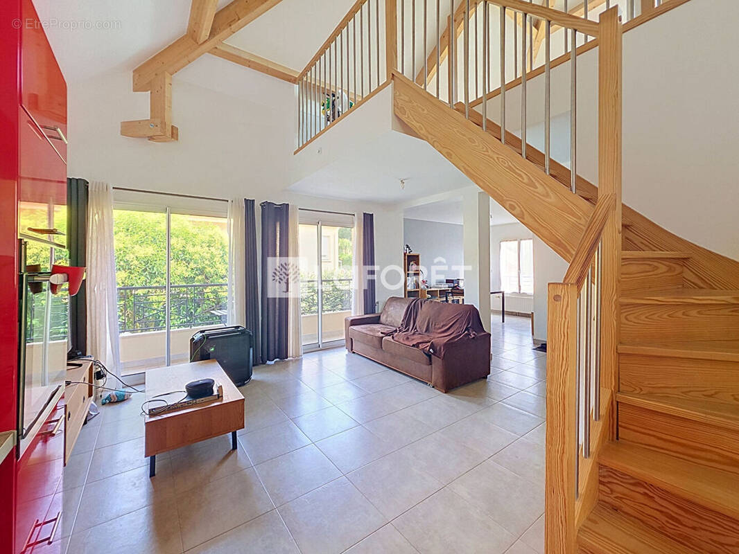 Appartement à LINAS