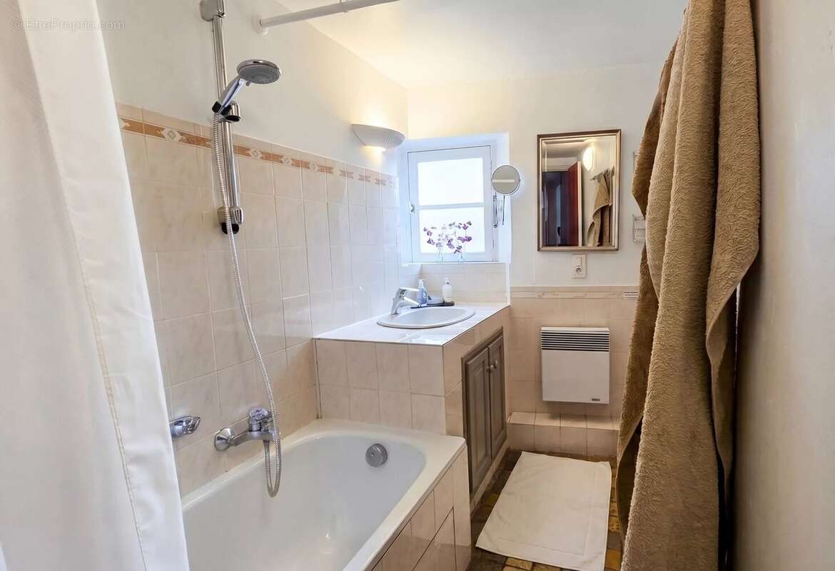 Appartement à FAYENCE