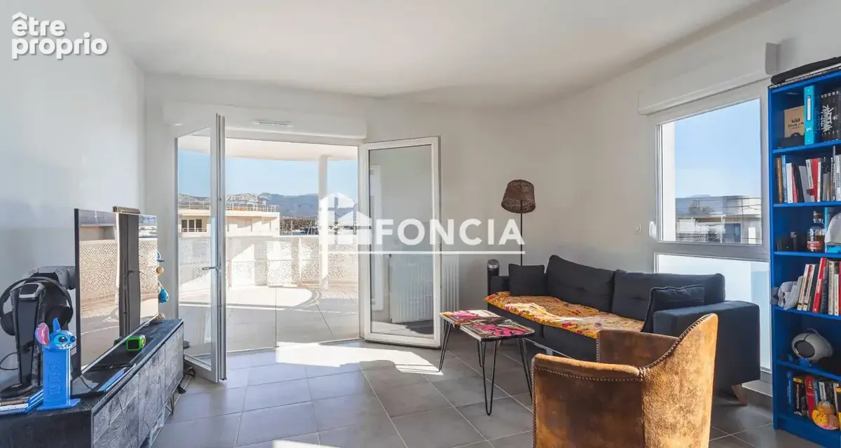 La Seyne-sur-Mer – T3 récent, terrasse 21 m² vue mer, résidence de standing en parc boisé - photo 3