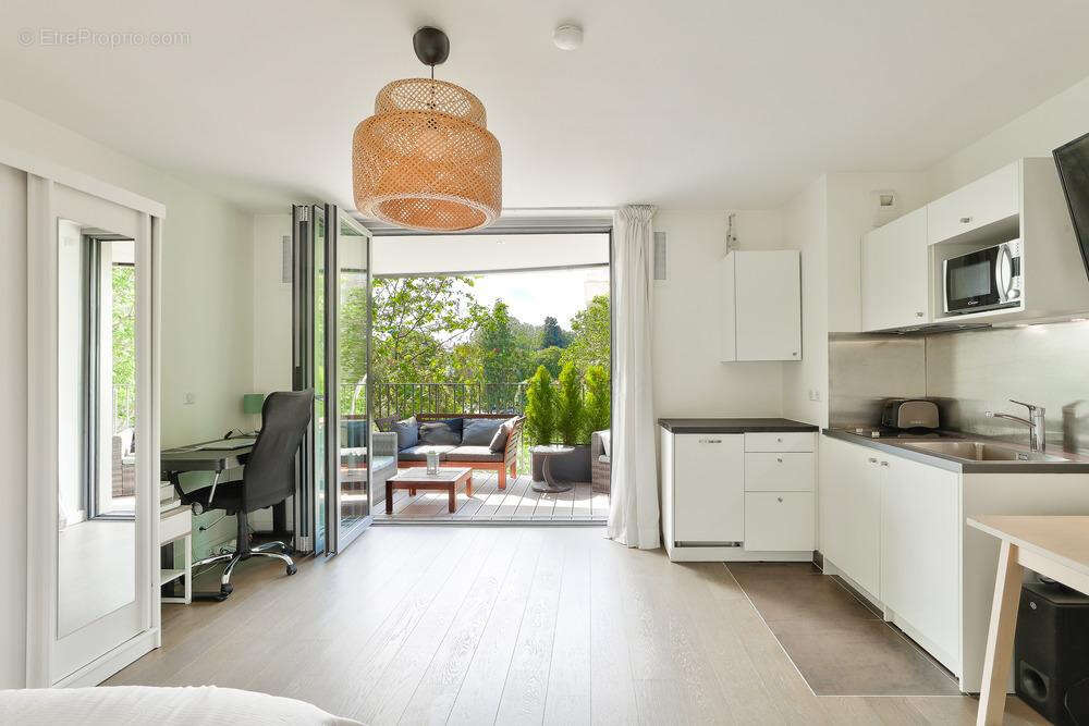 Appartement à PARIS-16E