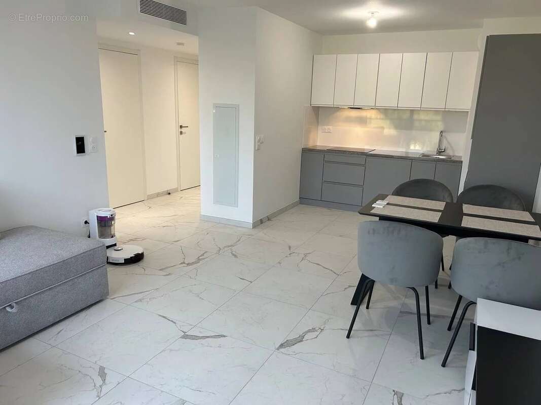 Appartement  - 2 pièces  - 47.0 m² -  435 000 € - À vendre - photo 8
