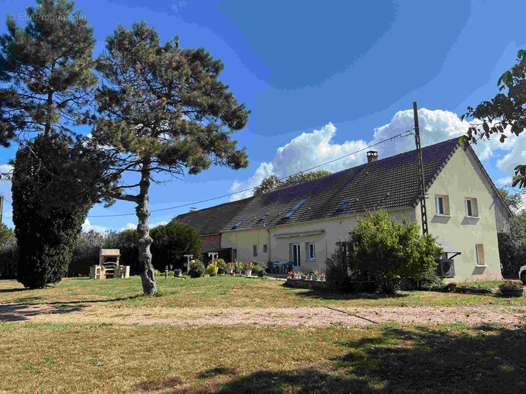 Maison à NEAUPHE-SOUS-ESSAI