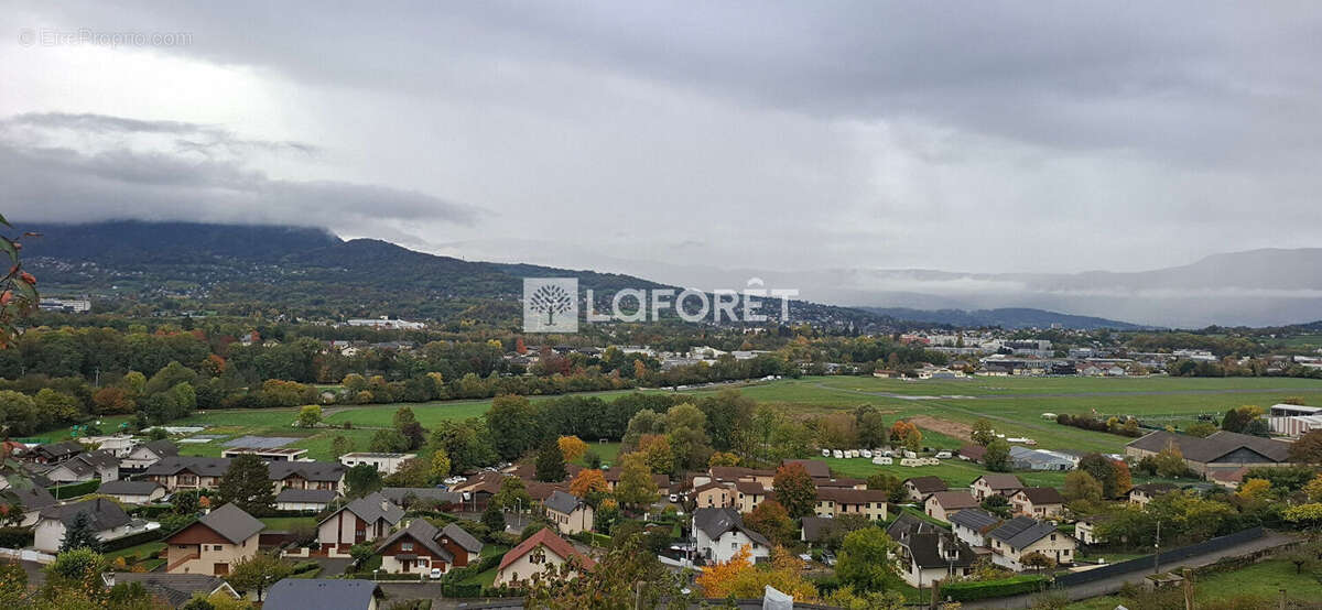Terrain à CHALLES-LES-EAUX