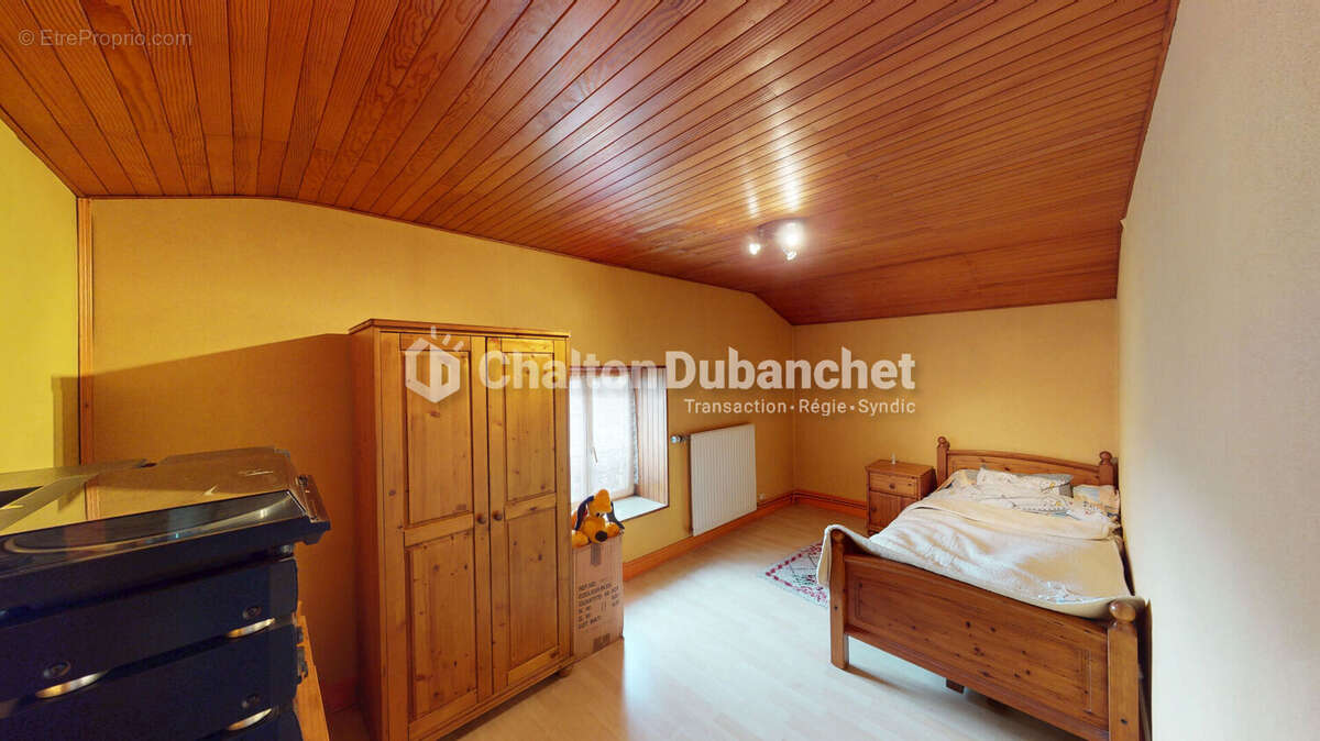 Maison à SAINT-JEAN-LA-BUSSIERE