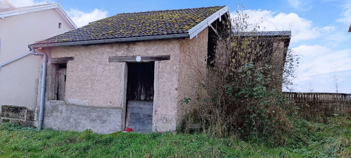 Corps de ferme 200m2  4 pièces et annexe  70300 Baudoncourt - photo 15