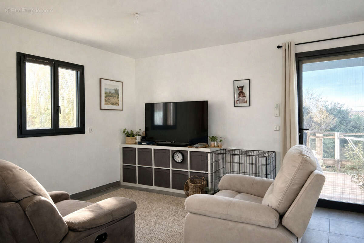 Maison à LA GARDE-ADHEMAR