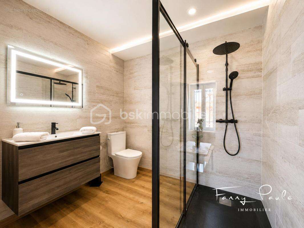 Maison de caractère 260 m² habitables – 2 suites parentales – Bureau pouvant faire office de chambre – 2 espaces nuit – Jardin – - photo 10