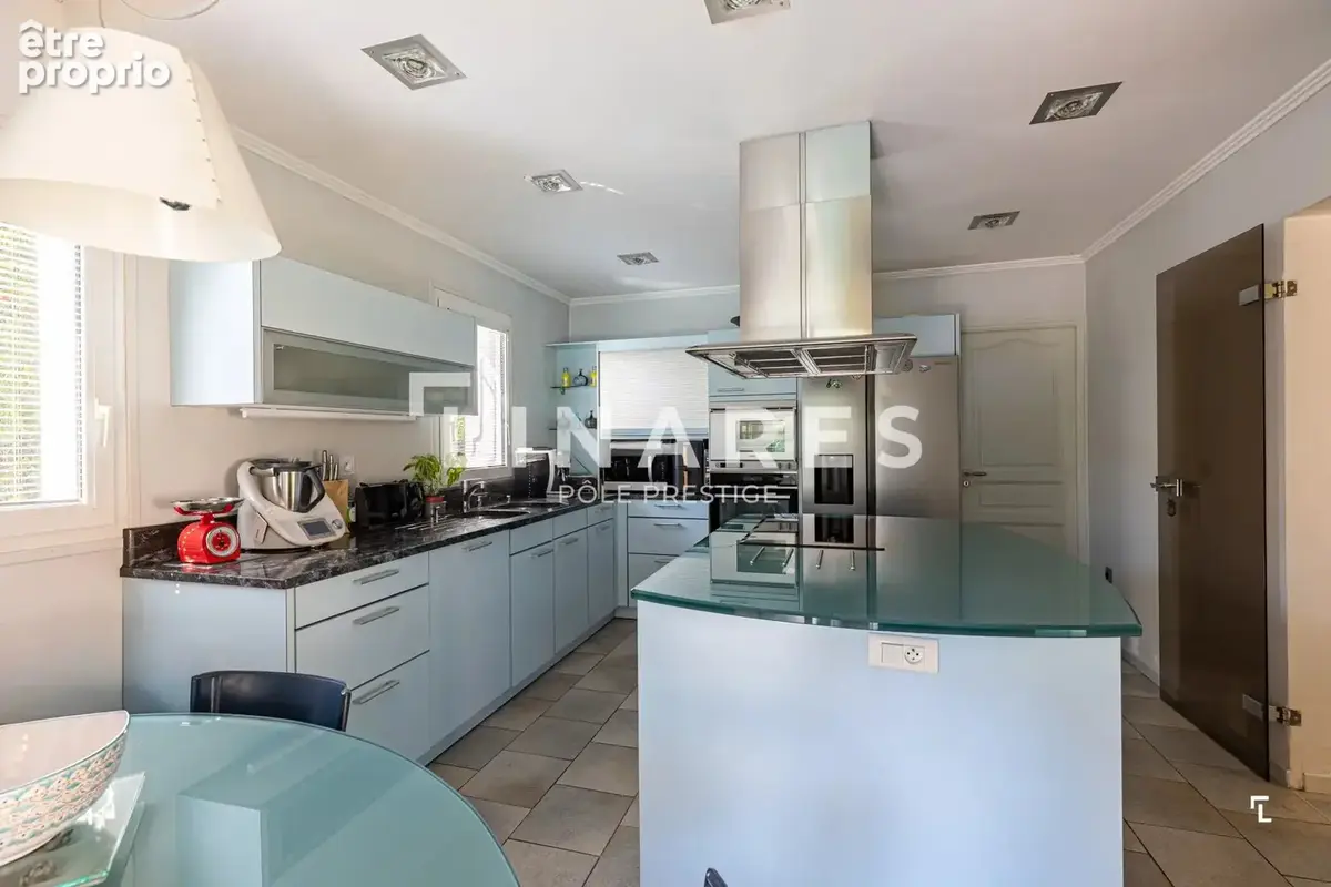 LA PROVENÇALE  – Maison provençale de 200m2  - Piscine - Terrain de 4000m2 - Potentiel constructible - Aix-en-Provence - photo 6
