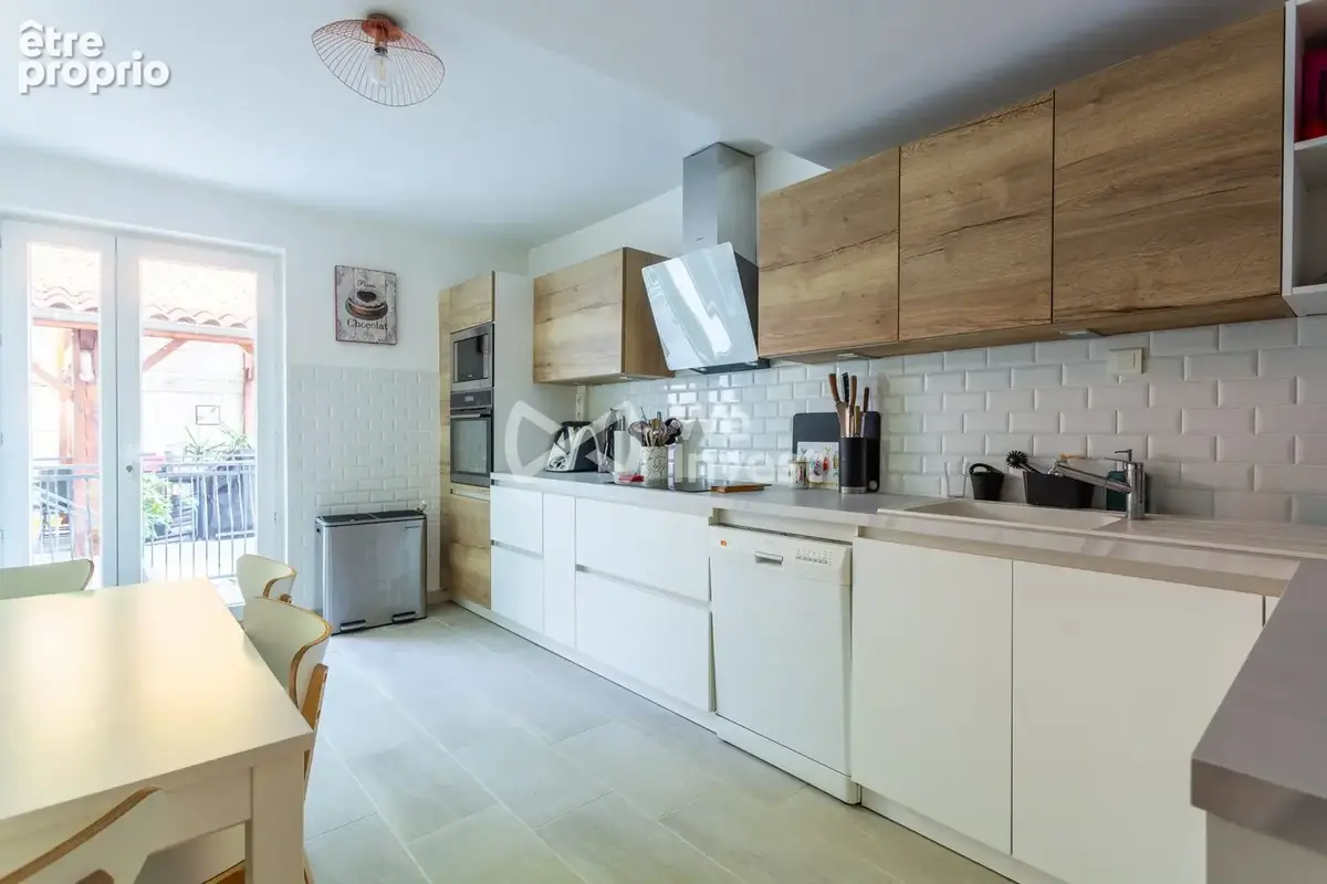 Maison 214 m² à Vernaison  - photo 8