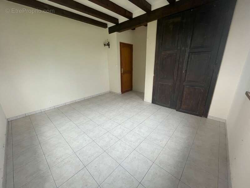 Appartement à SERGY