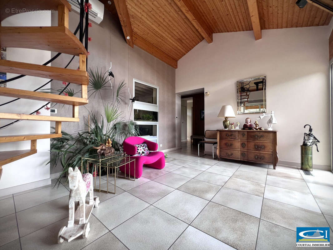 Maison à TOURNON-SUR-RHONE