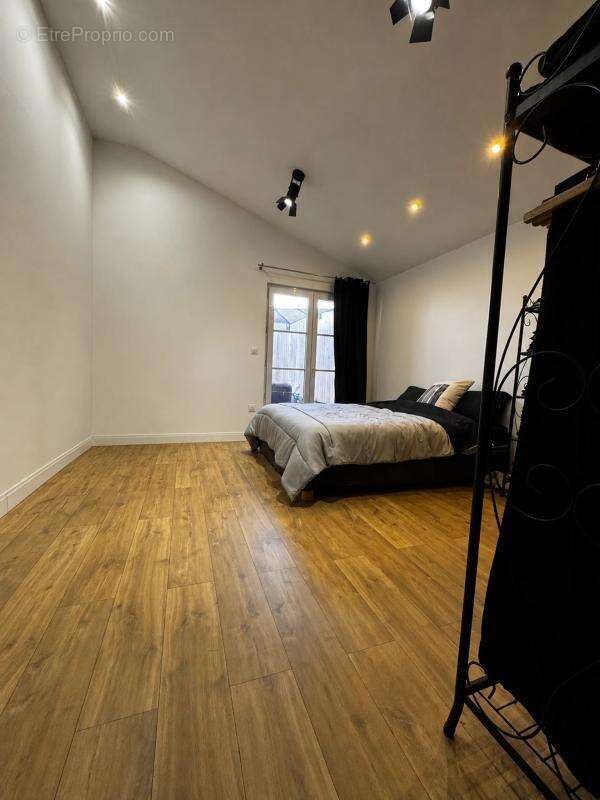 Maison de 5 pièces de 220 m² à Raismes - photo 13