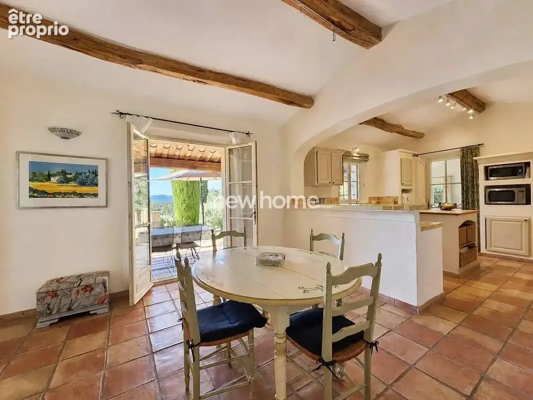 Lorgues – Propriété de charme avec vue panoramique, piscine et jardin d’exception - photo 15