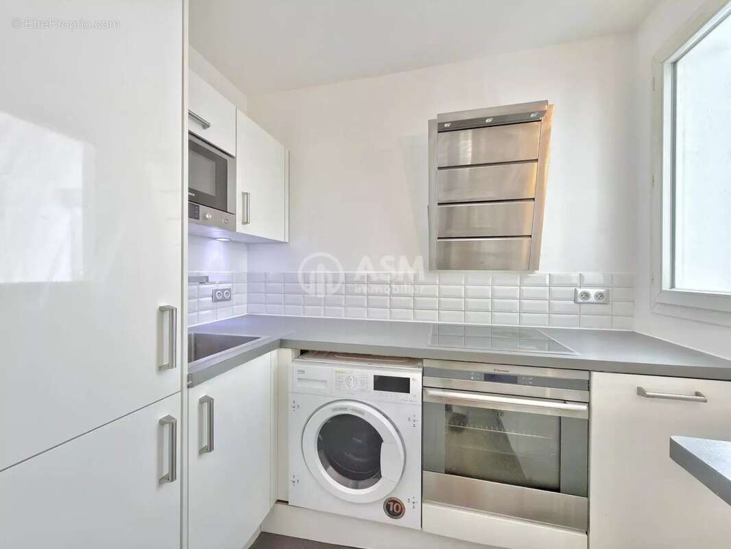 A VENDRE - 3 pièces avec une grande terrasse, cave et Parking - Faubourg de l'arche - photo 5