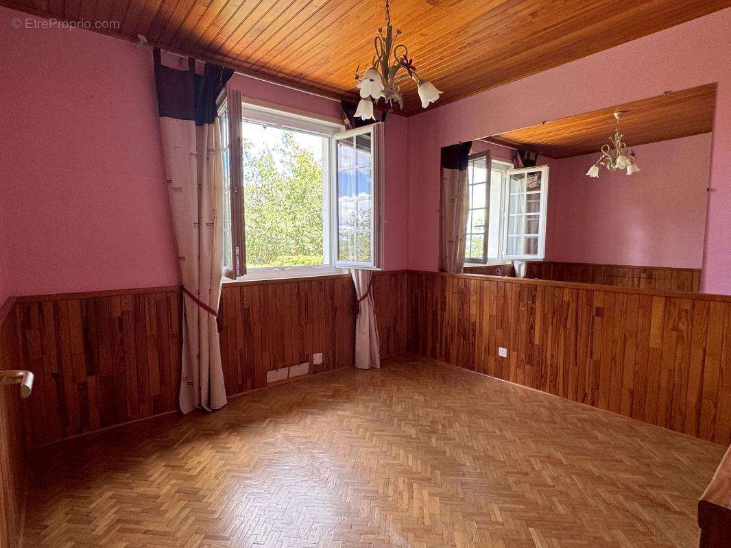 Maison 104 m² à Vendranges  - photo 9