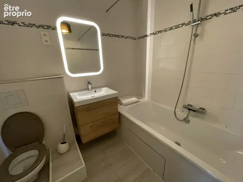 Maison - 234m ² - photo 8