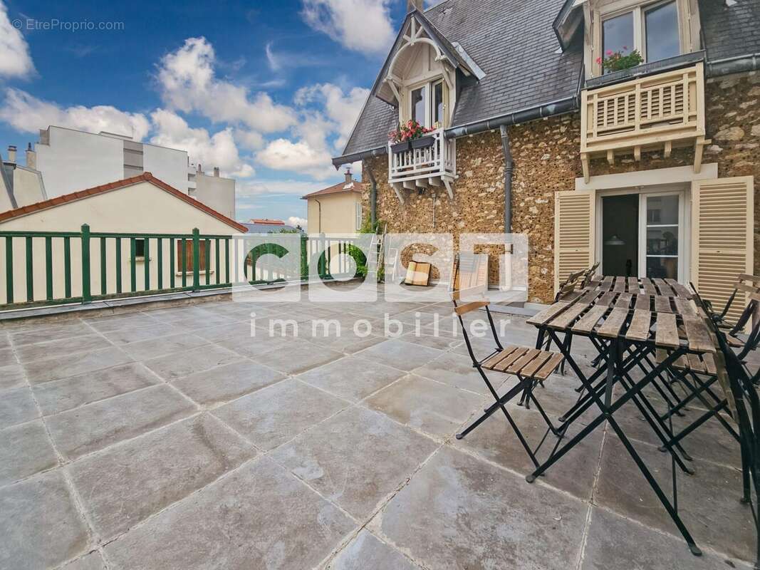 Appartement à BOIS-COLOMBES