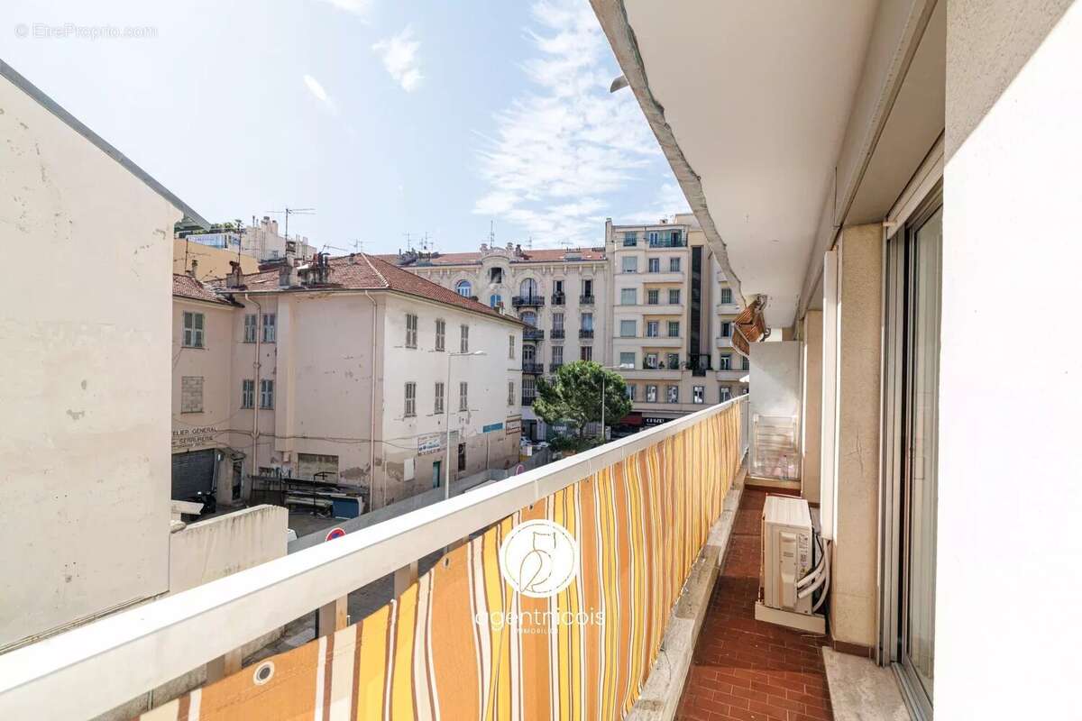 Nice // fleurs - rue de france : 3 pieces / rénové / balcon / traversant - photo 24