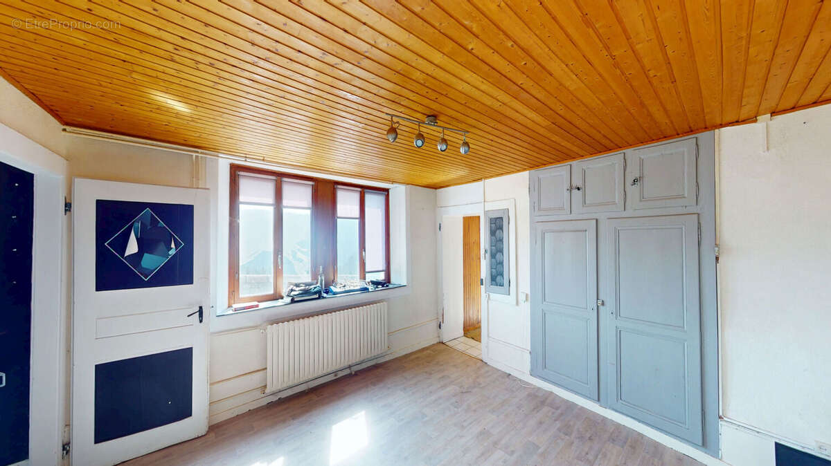 Maison à CHARMAUVILLERS