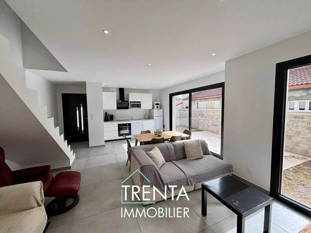 Appartement à SILLANS