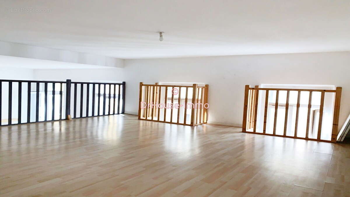 Appartement à MARSEILLE-1E