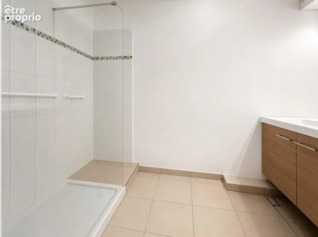 Photo Appartement à Saint-Laurent-Du-Var au prix de 285 000€