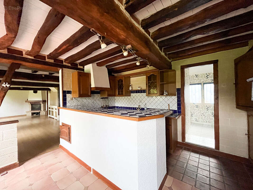 Maison à LA CHAPELLE-DU-BOIS-DES-FAULX