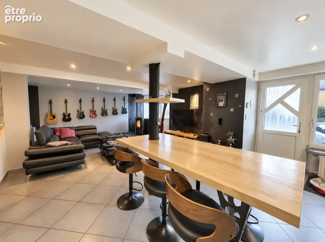 Aucun travaux à prévoir   Une maison familiale prête à vivre ! - photo 3
