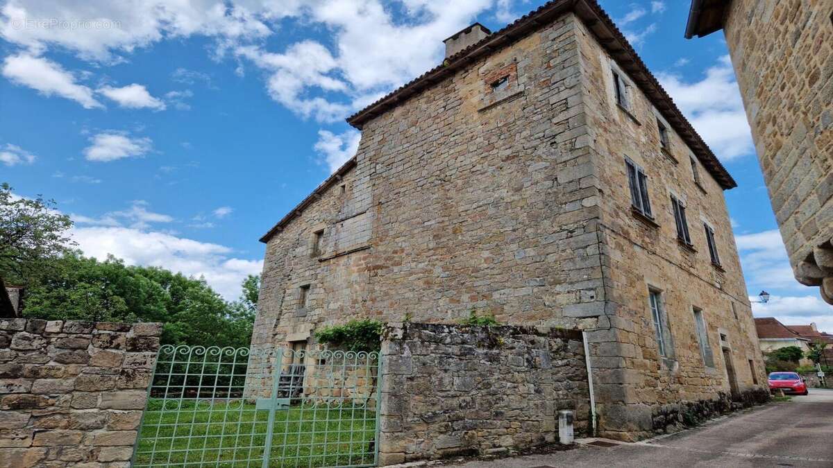 20230525152810 - Maison à FIGEAC