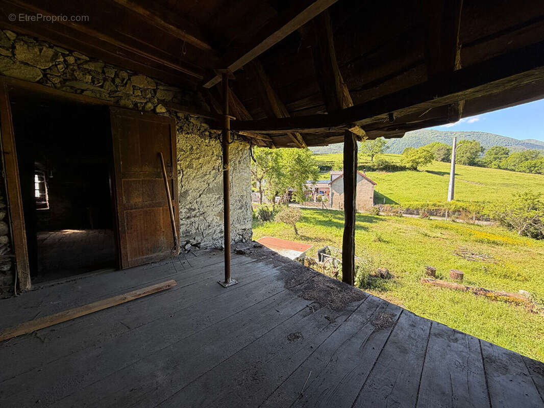Maison avec dépendance attenante a rénover entiérement 09800 Villeneuve - photo 9