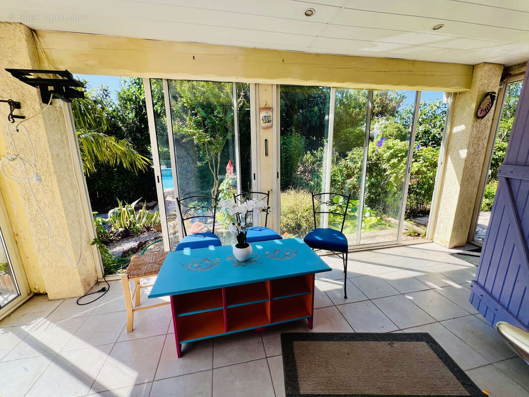 Vente villa 5 pièces de 140m2 avec piscine, garage et terrain de 1 000m2 - photo 17