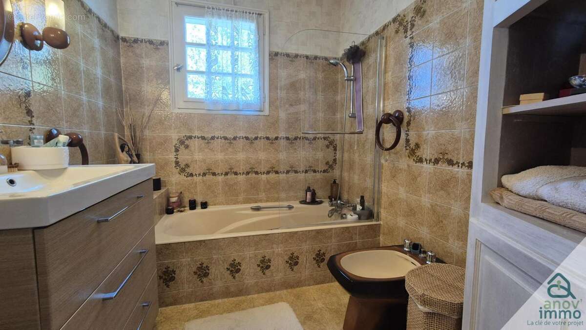 Maison à MOUTHIERS-SUR-BOEME