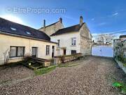 Maison à AUVERS-SUR-OISE