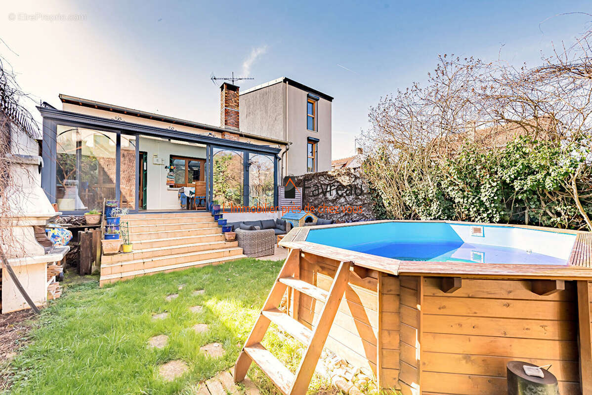 Maison à L'HAY-LES-ROSES